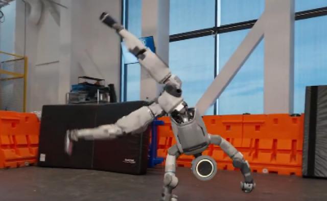 İnsansı robot Atlas takla attı. Hyundai Motor hisseleri arttı
