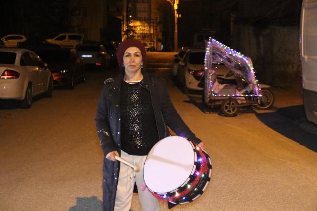 Ramazan bereketini arkasına aldı torunu için renkli davulun başına geçti. Azmiyle herkese örnek oluyor