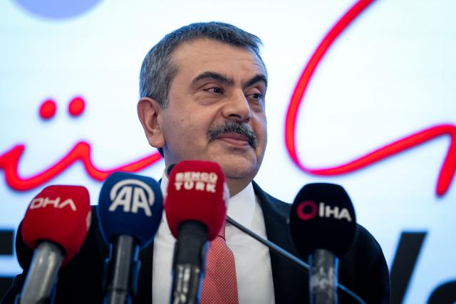 Bakan Yusuf Tekin'den açıklama. Okullarda ara tatil kalkacak mı?