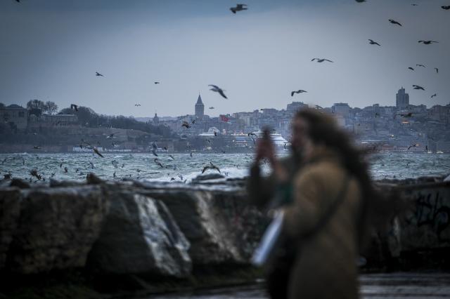 Karadeniz üzerinden art arda iki sistem geliyor. İstanbul'a cuma uyarısı