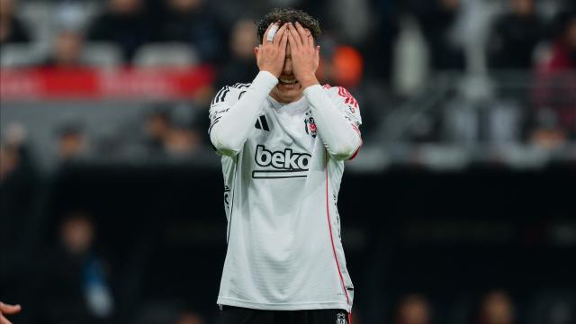 Beşiktaş'ın namağlup serisi derbide son buldu