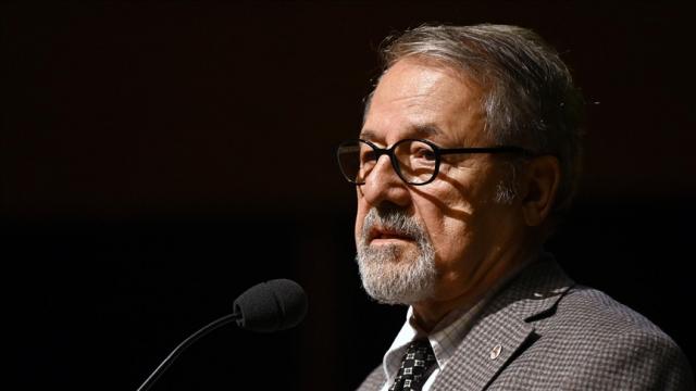 Üç bölgede üç ayrı deprem. Naci Görür'den 