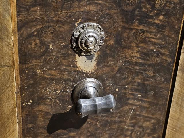 Amerikan Konsolosluğu tarafından kullanılmış. 1930'lu yıllara uzanan tarihi kasa