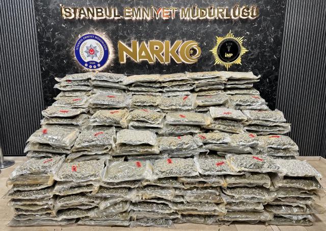 İstanbul'da dört TIR'da 527 kilo uyuşturucu ele geçirildi