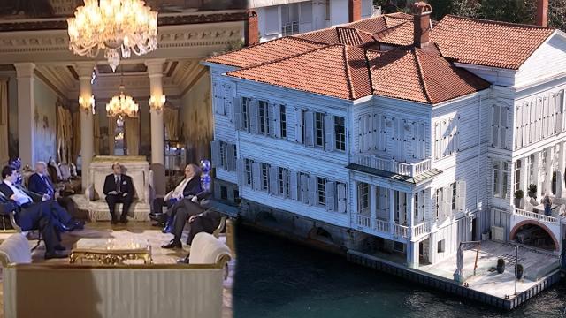 Kurtlar Vadisi'nde konsey sahnelerine ev sahipliği yaptı. Efsane yalı satışta