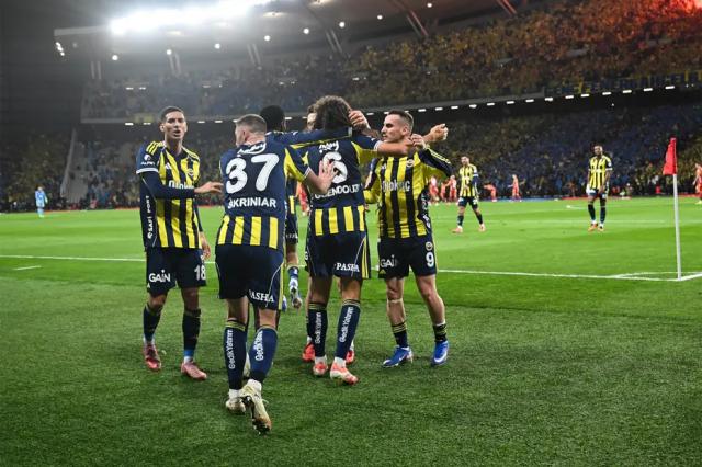 UEFA'dan Fenerbahçe'ye ceza