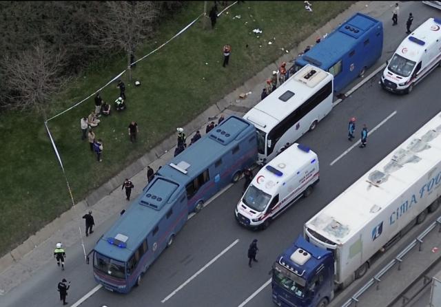 Cezaevi araçları TEM'de kaza yaptı: 15 yaralı