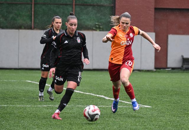 Derbide 8 gol atıldı, Beşiktaş son dakikada puanı aldı