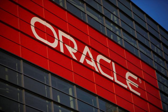Oracle binlerce çalışanını işten çıkardı. Yapay zeka yarışı kızışıyor