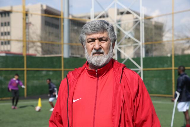 Ampute futbol maçında antrenör kalbine yenildi