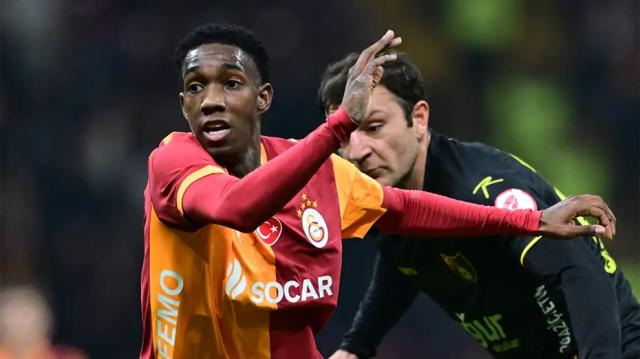 Galatasaray'ın yıldızı taraftarı kızdırdı. Tepkiler sonrası paylaşım silindi