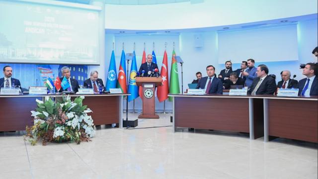 Bakan Ersoy'dan dijital çağ uyarısı. Gönüllü kültürel yozlaşmaya dikkat çekti