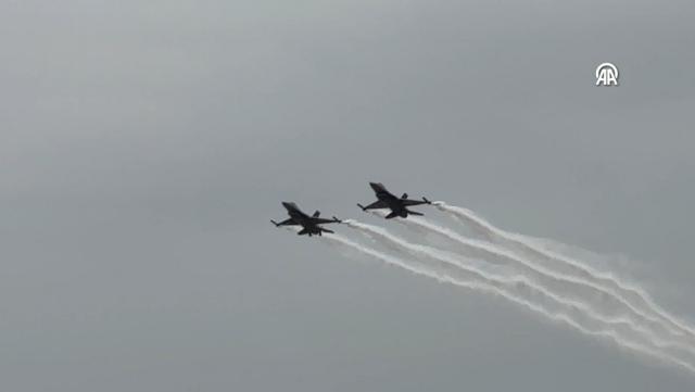 Konya'da SOLOTÜRK nefes kesti! 15. yıla özel uçuş