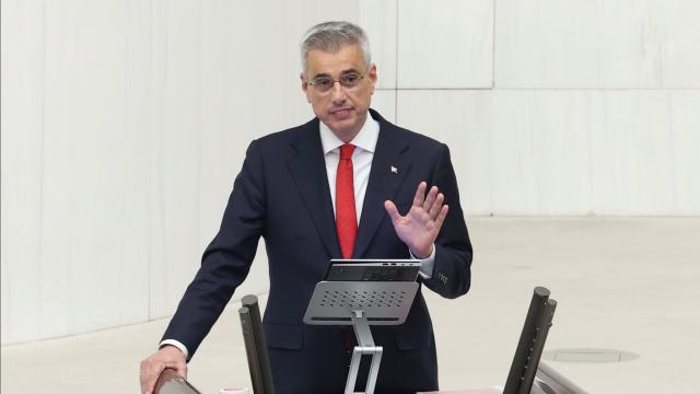 Türkiye'den İran'a sağlık yardımı. Sağlık Bakanı Memişoğlu. 
