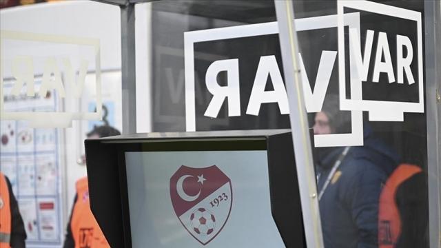 Galatasaray-Fenerbahçe derbisinin VAR hakemi belli oldu