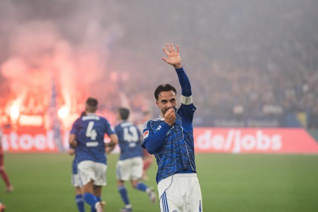 Kenan attı, Schalke Bundesliga'ya döndü