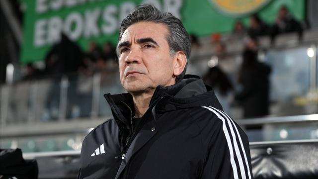 Play-off finaline kalan Esenler Erokspor'da sürpriz ayrılık. Osman Özköylü dönemi sona erdi