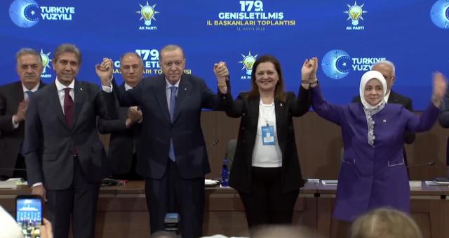 Burcu Köksal AK Parti'ye katıldı. Cumhurbaşkanı Erdoğan: Afyonkarahisar için birlikte çalışacağız