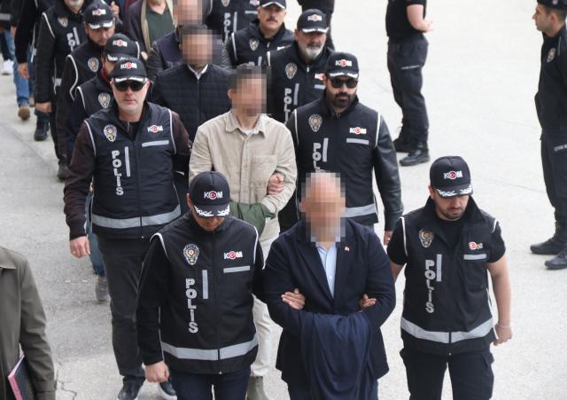 Tepebaşı Belediyesi'ne yönelik operasyon. 15 kişi tutuklandı
