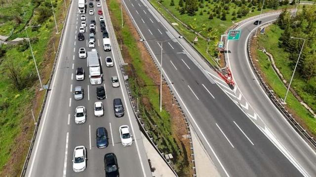 Bayram trafiği şimdiden başladı: Bolu Dağı geçişinde yoğunluk oluştu
