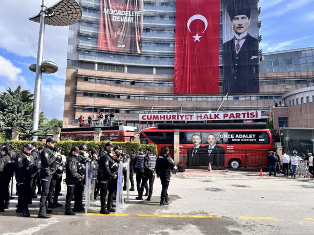 CHP Genel Merkezinde gerginlik: Özel Kılıçdaroğlu ile görüşmeyi anlattı