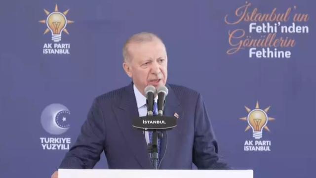 Cumhurbaşkanı Erdoğan: Bayrağımız gökyüzünde nazlı nazlı dalgalansın, fethin 573'üncü yılı kutlu olsun
