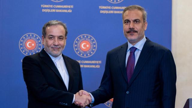 Bakan Fidan, Abbas Arakçi ile görüştü