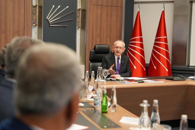CHP'de üç belediye başkanının ihracı istendi
