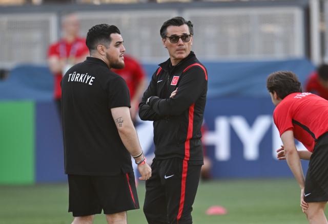 Montella: Büyük bir hayalimiz var. Futbolcular robot değil