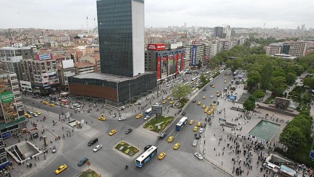 NATO zirvesi öncesi Ankara'nın mazgalları sosyal medyada gündem oldu