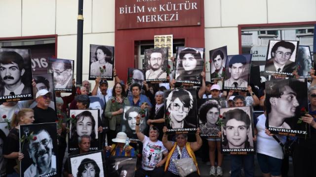 Tam 33 yıl geçti... Madımak olaylarında yaşamını yitirenler anıldı