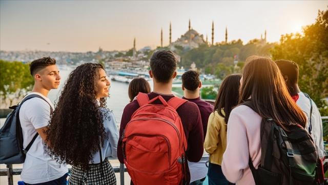 Türk gençlerinin sayısı bile yetti. Tam 117 ülkeyi geride bıraktı, Avrupa'nın en genç nüfuslu ülkesi