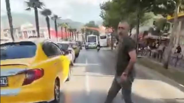 Kör noktada kalan yayaya motosiklet çarptı
