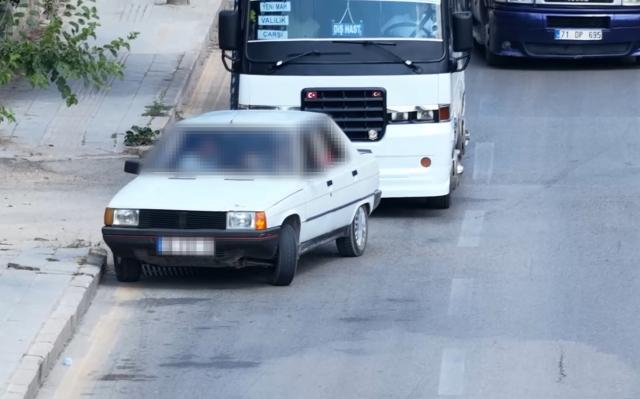 Trafik uygulamasını fark eden ehliyetsiz sürücünün kaçış planını dron bozdu