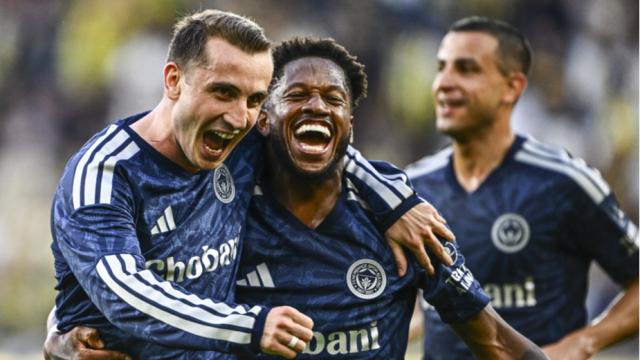 Fenerbahçe, Şampiyonlar Ligi'nin ilk adımı için sezonu açıyor. İlk 11 açıklandı