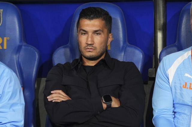 Maç sonu futbolcularına sitem. 