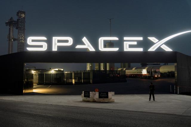 SpaceX ortaklarından sıra dışı talep: 