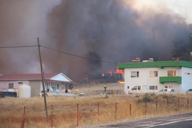 Çanakkale'de ormanlık alanda yangın çıktı. Köylere çok yakın bir bölge