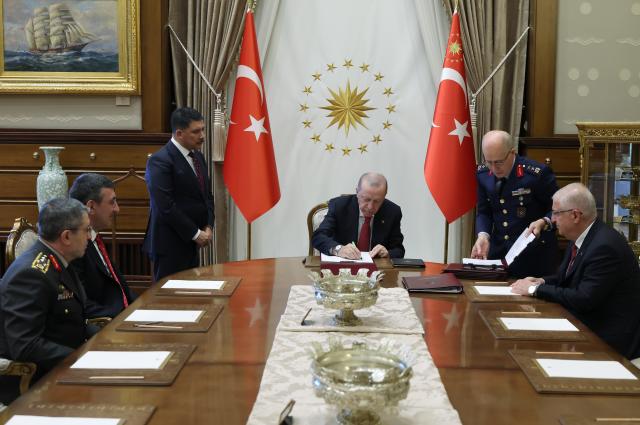 Türk Hava Kuvvetleri'nin ilk kadın paşası Özlem Karapınar oldu