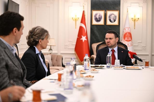 Aile, Bakan Gürlek'le görüştü. Eski Özel Harekat Daire Başkanı Behçet Oktay'ın ölümüyle ilgili neler biliniyor?