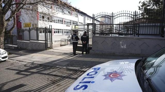 Okullarda yeni güvenlik önlemleri. 30 bin kişi işe alınacak