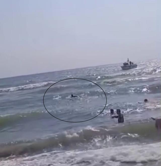 Denizde can pazarı: Dalgalara kapılan 2 kişi kurtarıldı, 14 yaşındaki çocuk boğuldu