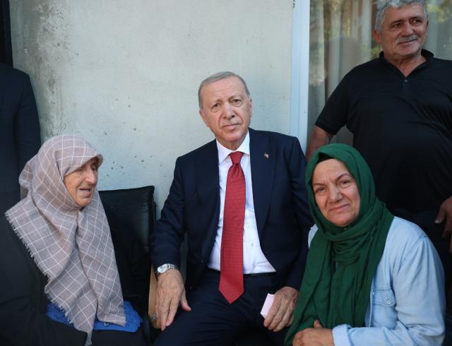 Cumhurbaşkanı Erdoğan'dan komşularına ziyaret