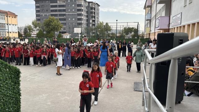 Önlemler arttırıldı: 31 bin güvenlik görevlisi okullarda göreve başlıyor