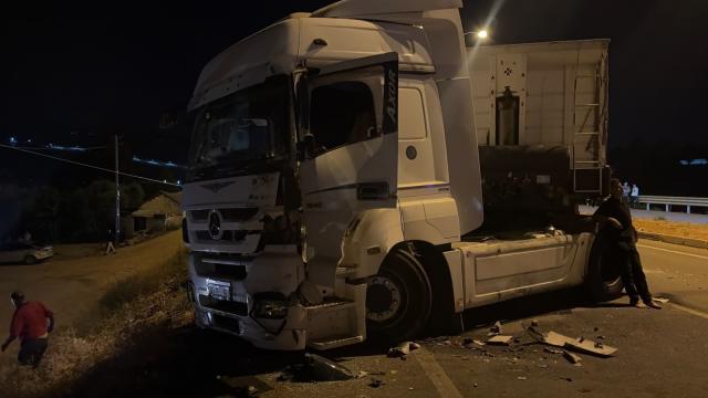 Tır şoförleri sınırda birbirine girdi