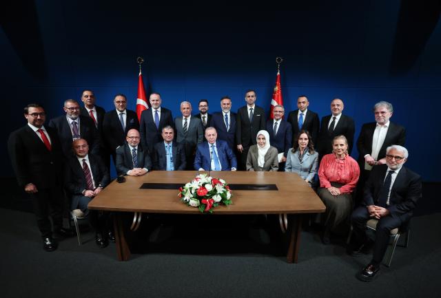 Cumhurbaşkanı Erdoğan'dan fon soruşturması mesajı.