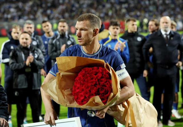 Fransa'ya İtalya freni. Edin Dzeko'dan buruk veda. 38'lik Lewandowski'den Romanya'ya hat-trick