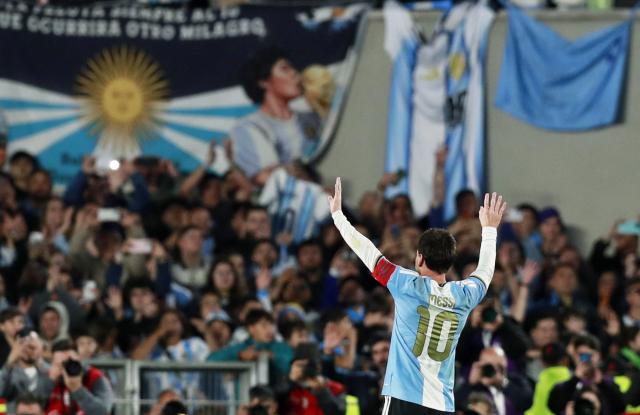 Bir devir kapandı, Messi'den bir gol iki asistle veda.